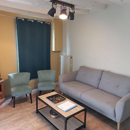 Agreable Maison De Ville Au Coeur De 시농 외부 사진