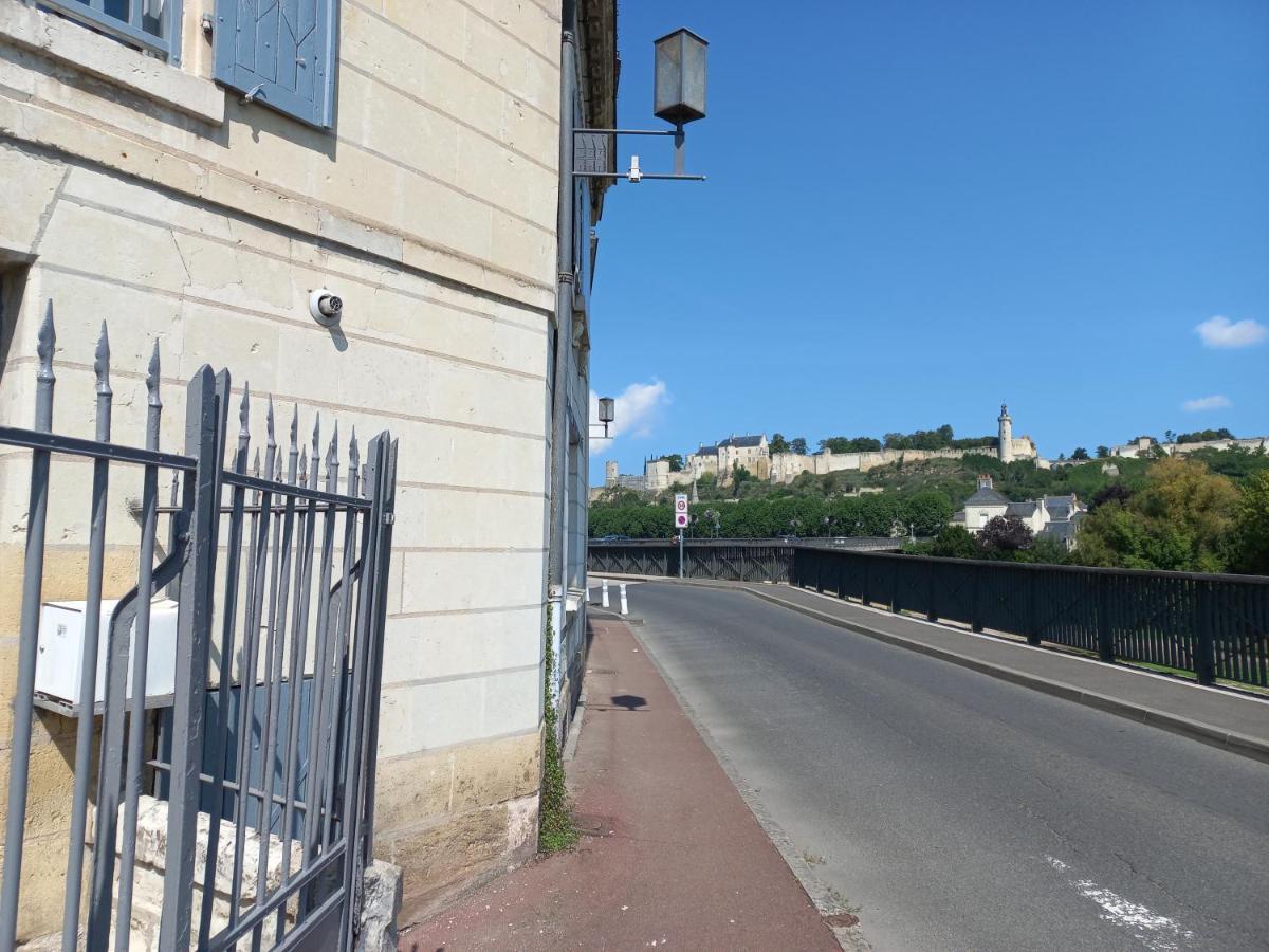 Agreable Maison De Ville Au Coeur De 시농 외부 사진